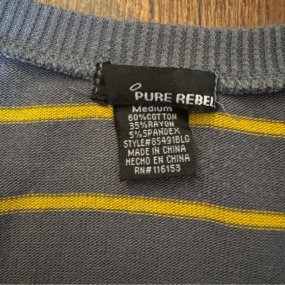 PURE REBEL ruched V-neck sweater, size Medium - Picture 6 of 8